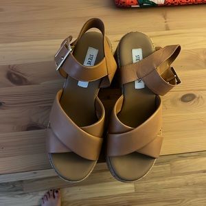 steve madden platform sandals